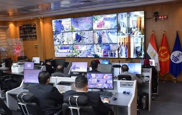 محافظ بورسعيد: انتشار مكثف للمعدات والأطقم الفنية بالشوارع مع متابعة لحظية لمواجهة التقلبات الجوية