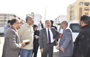 محافظ بورسعيد يقرر خصم مليون جنيه من شركة النظافة لسوء مستوى النظافة