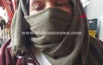 والدة المتهمة بحرق رضيعتها