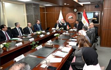 وزراء الصناعة والمالية 