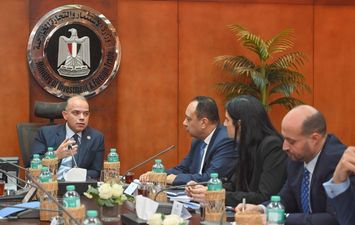 وزير الاستثمار 