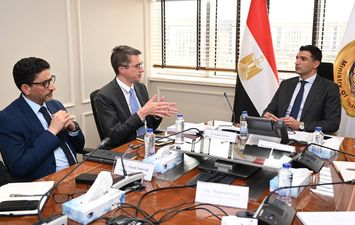 وزير الصناعة 