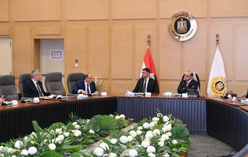 وزيرا الصناعة والاستثمار 