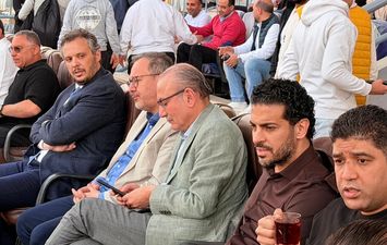 سفير تركيا يتابع مباراة بيراميدز وإنبي 