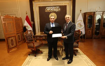  وزير العدل ينتدب 13 مساعدًا جديدًا ويكرّم مساعدي الوزير السابقين