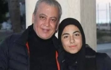 علي يونس وابنته 