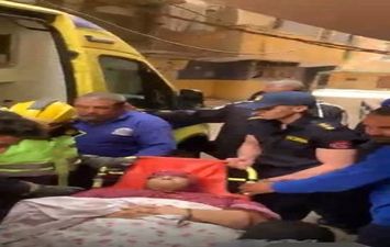 أمن القاهرة ينقل سيدة غير قادرة على الحركة إلى المستشفى