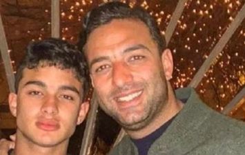أحمد حسام ميدو ونجله