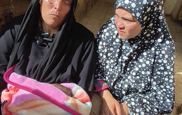 إيمان من ذوي الهمم ووالدتها 