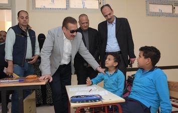 استجابة لمطالب الأهالي &hellip; محافظ بورسعيد يوجه بإنشاء فصل تجريبي داخل مدرسة بمدينة سلام مصر 