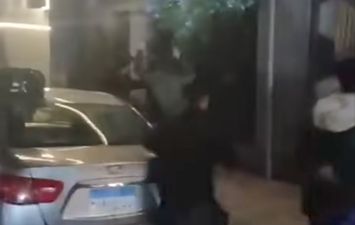 اعتداء سائق على راكب