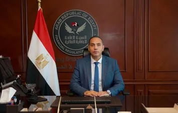 الدكتور إسلام عزام