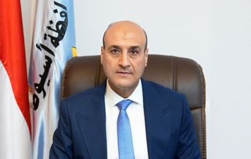 اللواء محمد علوان محافظ أسيوط 