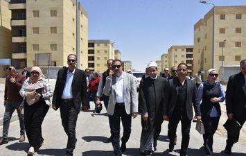 المحافظ يشدد على توفير كامل الرعاية الطبية والصحية لسكان المدينة