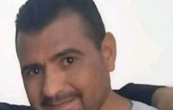 الوالد المتوفي 