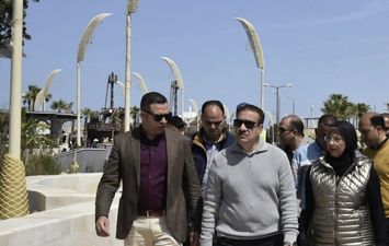  بورسعيد يشيد بجهود الأجهزة التنفيذية والأمنية خلال احتفالات شم النسيم