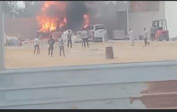 جانب من الحريق 