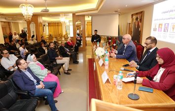 جانب من اللقاء