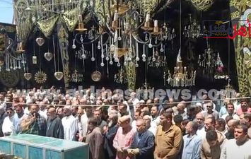 جانب من تشييع الجثمان 