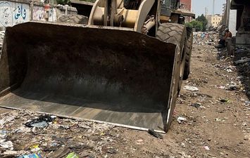 جانب من رفع القمامة 