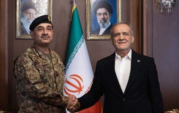 رئيس إيران وقائد الجيش الياكستاني