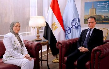 فاطمة حسن والمسلماني