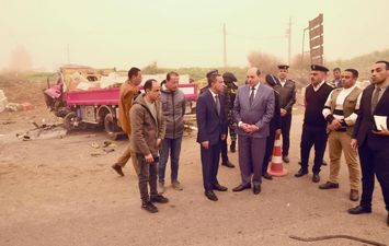 محافظ المنوفية في موقع الحادث 