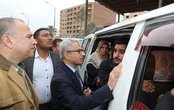 محافظ بنى سويف والمواطنين 