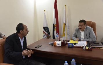 محافظ بورسعيد يوجه بالتنسيق الكامل بين الجهات المختصة لتلبية احتياجات المواطنين بمدينة سلام 