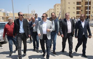 محافظ بورسعيد يوجه بتكثيف جهود أعمال النظافة والحفاظ على المظهر الحضاري بمدينة سلام مصر  