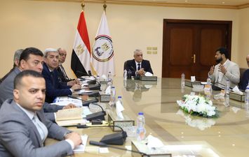 وزير الإنتاج الحربي