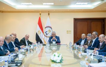 وزير الانتاج الحربي