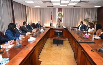 وزير الصناعة