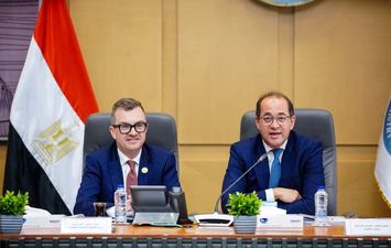 وزيرا المالية والتخطيط