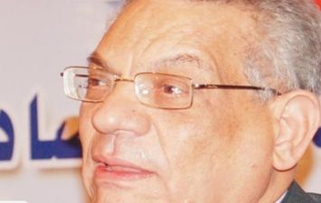 وفاة إسماعيل حسن محافظ البنك المركزي الأسبق