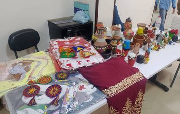المعرض 