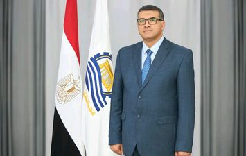 محافظ قنا