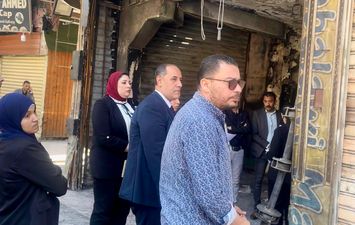 النيابة الإدارية تعاين حريق محل بالجيزة