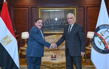 النائب العام يستقبل رئيس محكمة استئناف أسيوط 