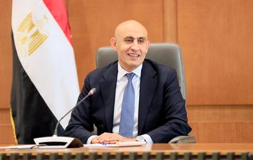 محمد عبد اللطيف وزير التربية والتعليم 