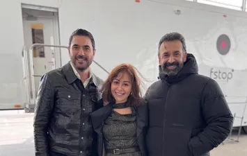 منة شلبي برفقة أحمد عز وكريم عبد العزيز 