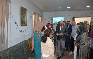 توزيع الهدايا