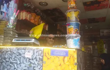 إقبال على شراء التسالي والمكسرات قبل العيد بكفر الشيخ