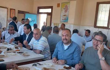 الإحتفال بالفول بدلا من توزيع الجاتوه والتورتة 