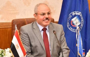 الاستاذ الدكتور ناصر مندور رئيس جامعة قناة السويس    