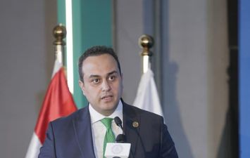 الدكتور أحمد السبكى رئيس هيئة الرعاية الصحية