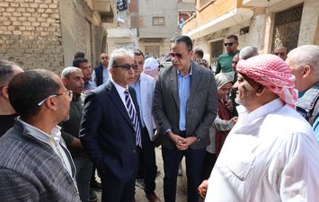 المهندس سامي قنديل خلال الجولة