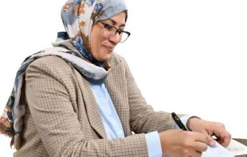 سيدة حسن عبد الباري- الموظفة بإدارة أخميم الصحية بسوهاج 
