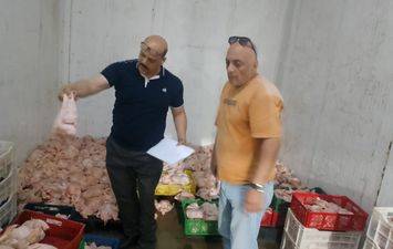 ضبط 2 طن دواجن تالفة 