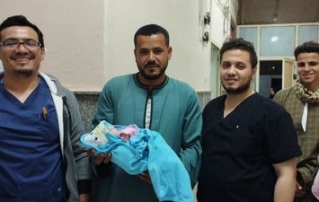 طفل حضانات الفشن 